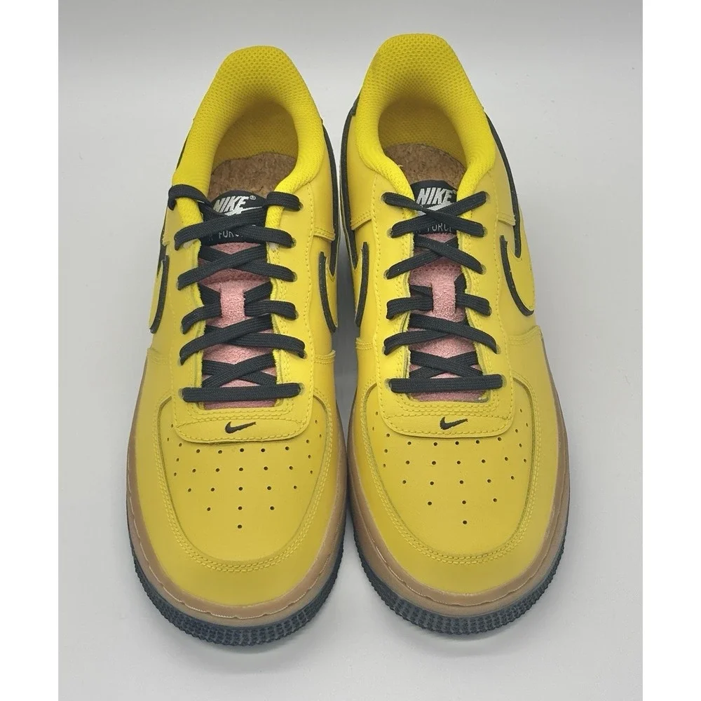 Nike Air Force 1 Low GS Yellow Gum Size 5.5Y CZ7948‑700
